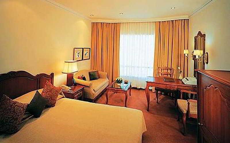 President - Ihcl Seleqtions Hotel Mumbai Exterior photo A room at the Taj Bengal